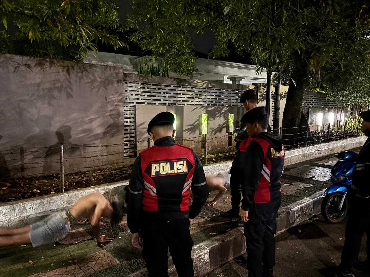 Dua Remaja Diamankan Polisi Saat Konsumsi Miras di Kawasan Pendopo Garut